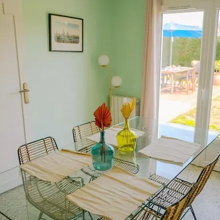 Oléronaise Avec Jardin Jacuzzi Et Barbecue *