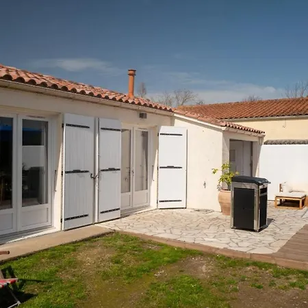 Oleronaise Avec Jardin Jacuzzi Et Barbecue