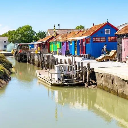 Casa vacanze Oléronaise Avec Jardin Jacuzzi Et Barbecue Le Château-dʼOléron